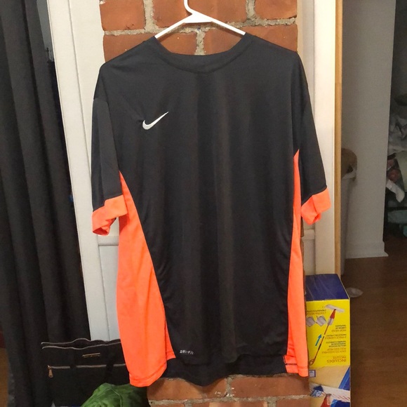 Nike Dri-fit workout t shirt - Picture 1 of 6